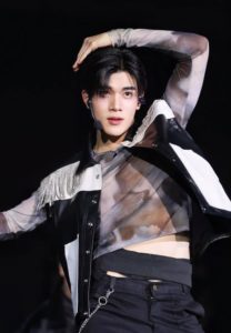 Nattawat Jirochtikul-005-Radiant