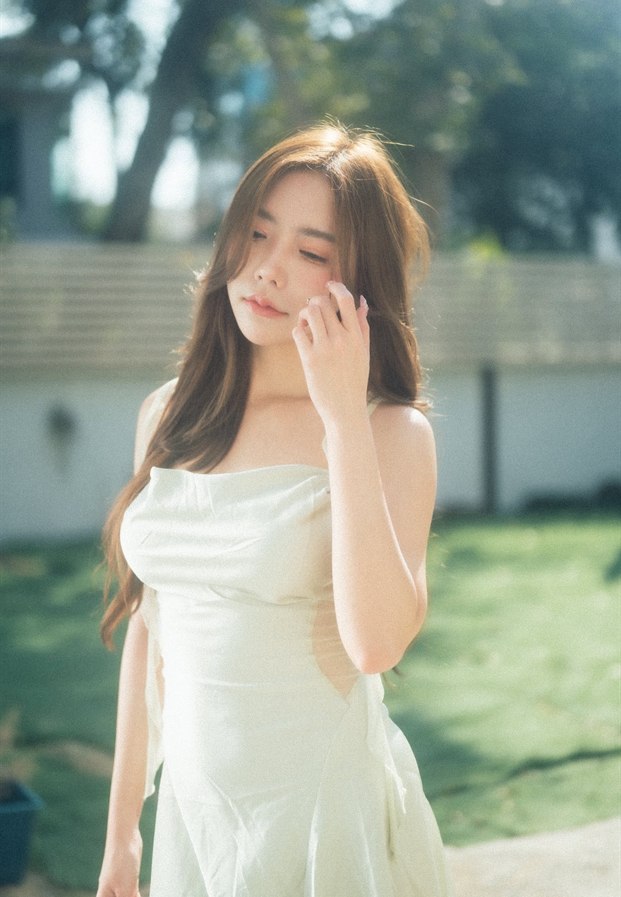 น้องแชมป์ พริตตี้สาวสวย