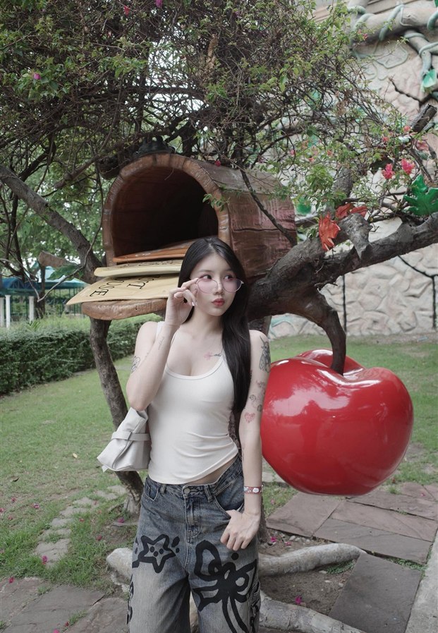 ใบเฟิร์น baiifernntc นางแบบสาวสวย